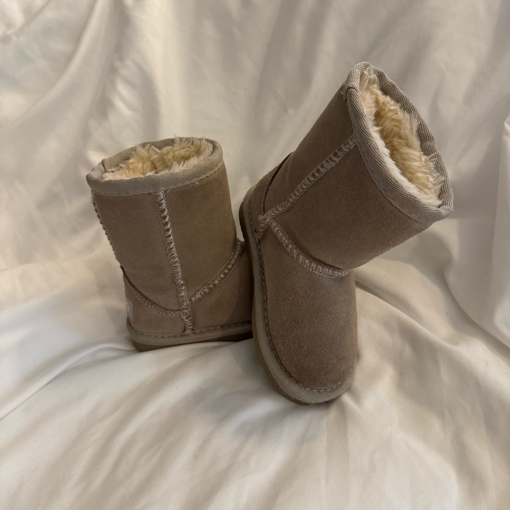 Like New Lamo Kid’s Classic Boots